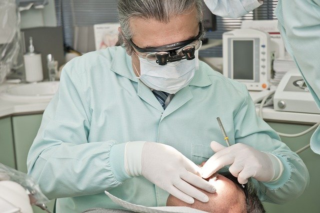 zubař s pacientem